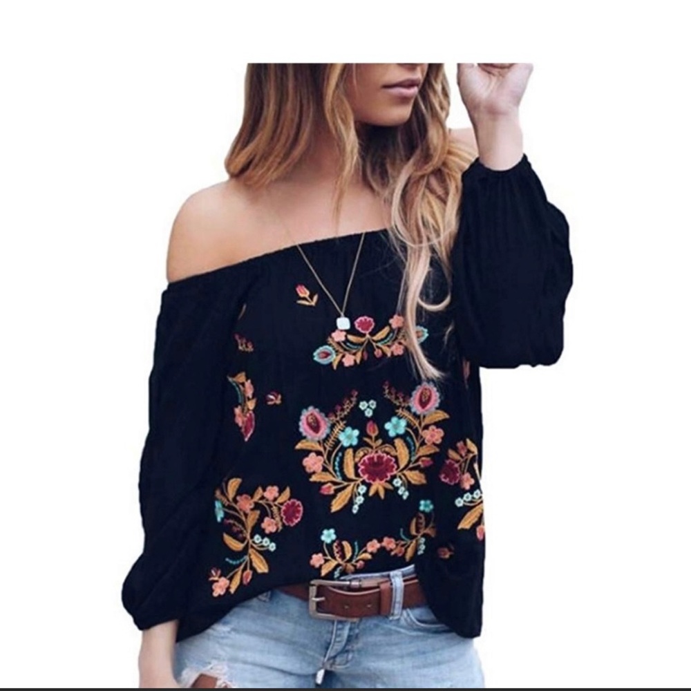 Aliza off the shoulder Tunic top! 🍂🍁